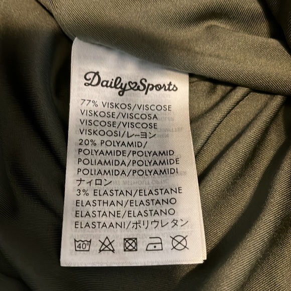 Daily Sport Born in Sweden golf skort - Picture 8 of 10